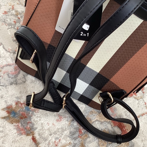 Classic Fashion backpack purse w/ matching wallet - Picture 8 of 13